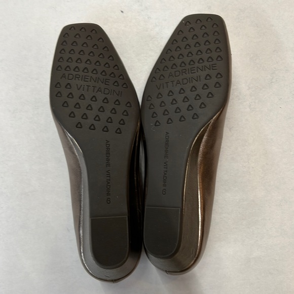 Adrienne Vittadini Fairley Ballerina-toe  Jewled Wedge - Metallic Leather 6M - Picture 5 of 5